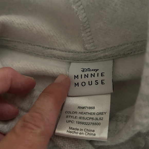Like new! Disney Gray Hoodie with crocheted Minnie Mouse Design size M. - Picture 8 of 10